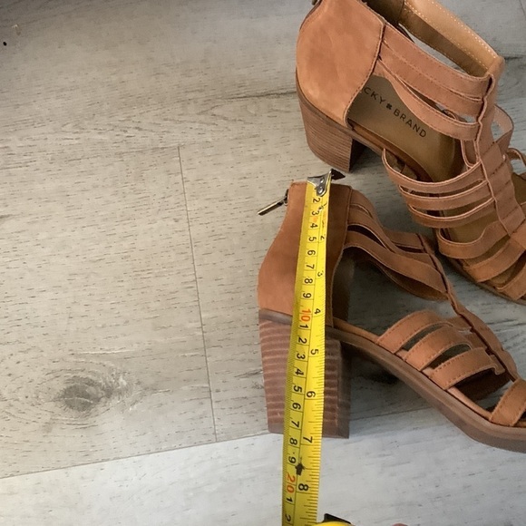 LUCKY BRAND Kyndrah Leather Strappy Zip Back Heeled Sandal Size 9M in Rust Brown - Picture 4 of 13